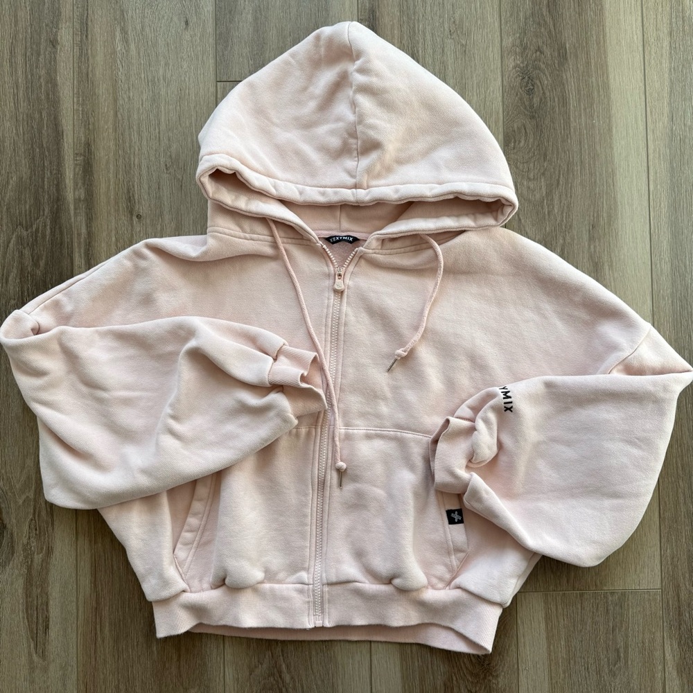 XEXYMIX Cozy Pink zip up womens hoodie - best for a medium